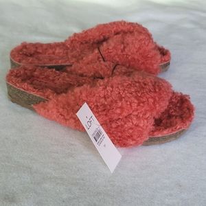 NWT LOFT Knotted Sherpa Slippers in Coral Spice Size Medium (7/8) Slip On
